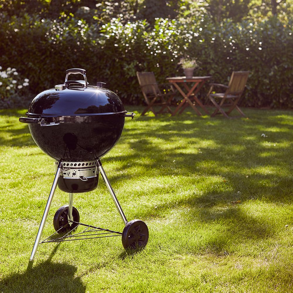 pariteit Duiker Bestrating Master Touch GBS E5750 - 57cm Black Charcoal BBQ | Charcoal BBQs | Squire's  Garden Centres
